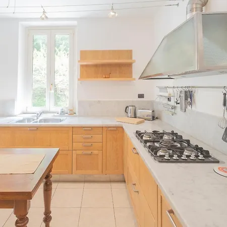 Vila Villa Sofia By Rent All Como